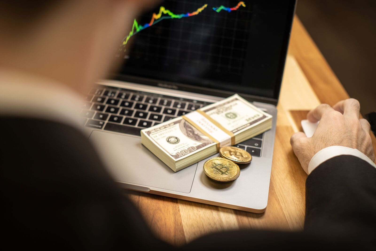 10 Top Tools That Make Crypto Investing Simple In 2026